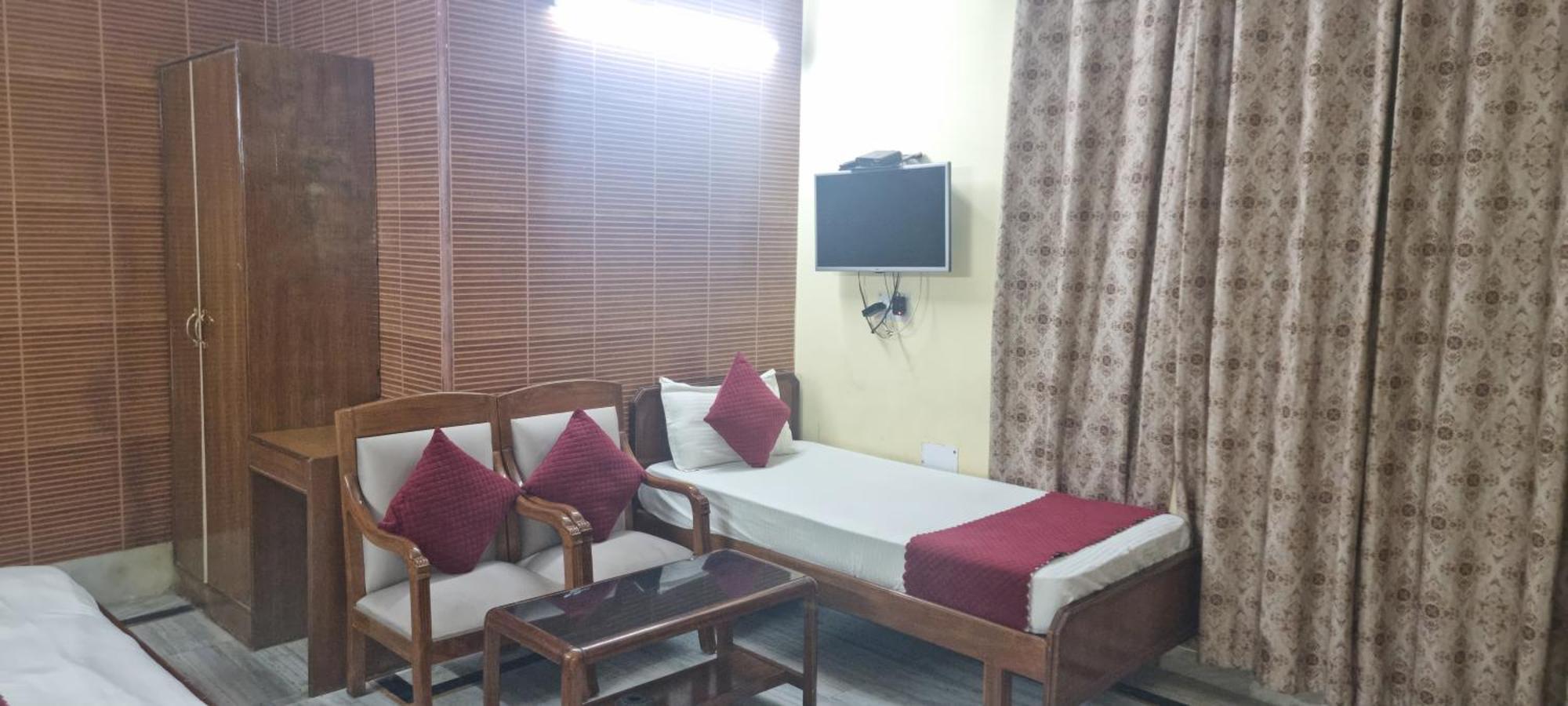 Hotel Har Ki Pauri By Around Stays Haridwār Esterno foto