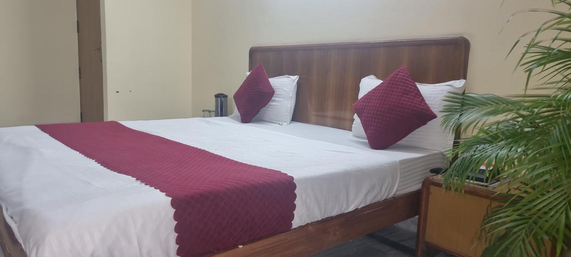 Hotel Har Ki Pauri By Around Stays Haridwār Esterno foto