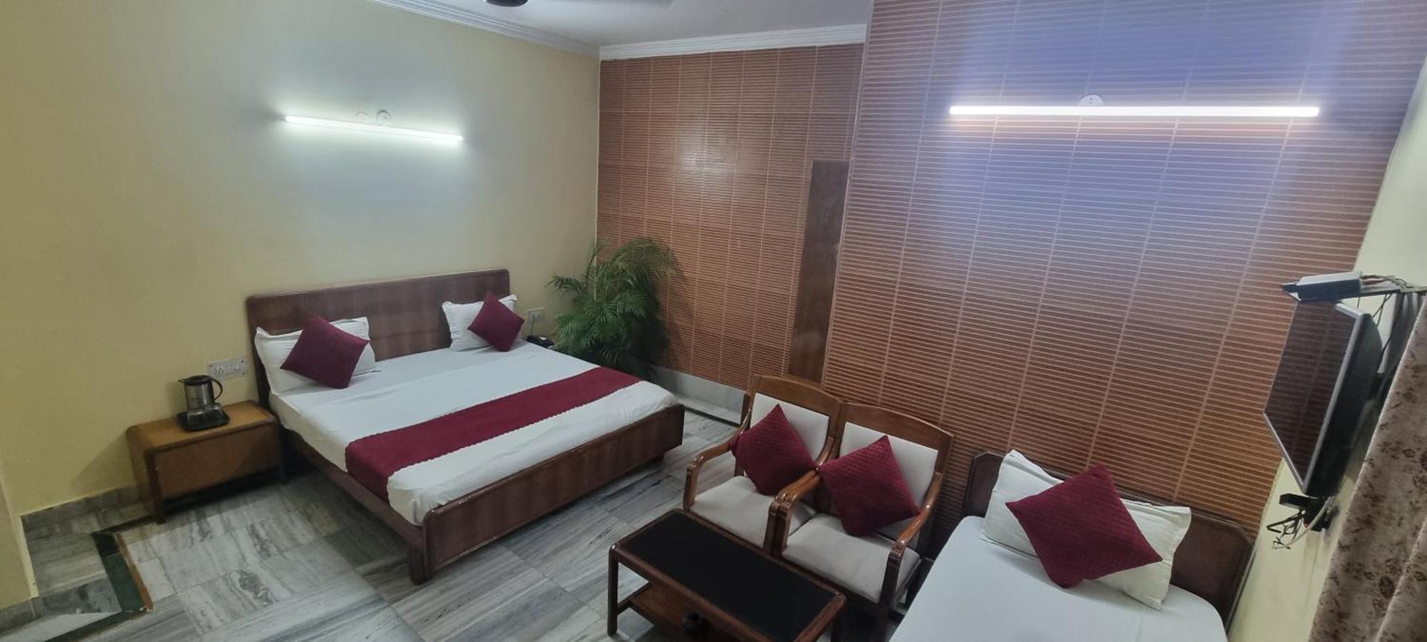 Hotel Har Ki Pauri By Around Stays Haridwār Esterno foto