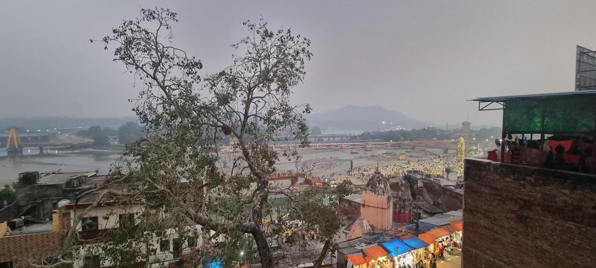Hotel Har Ki Pauri By Around Stays Haridwār Esterno foto