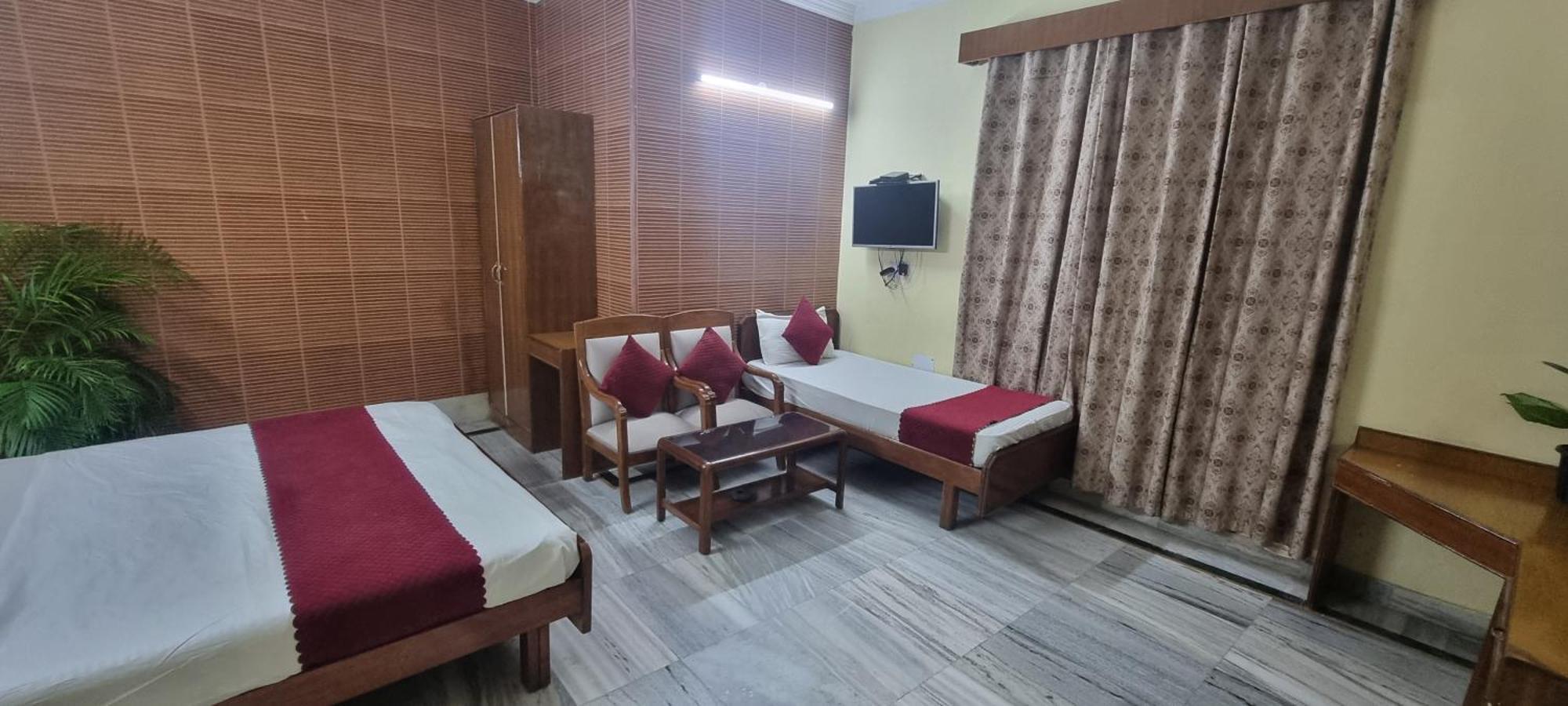 Hotel Har Ki Pauri By Around Stays Haridwār Esterno foto