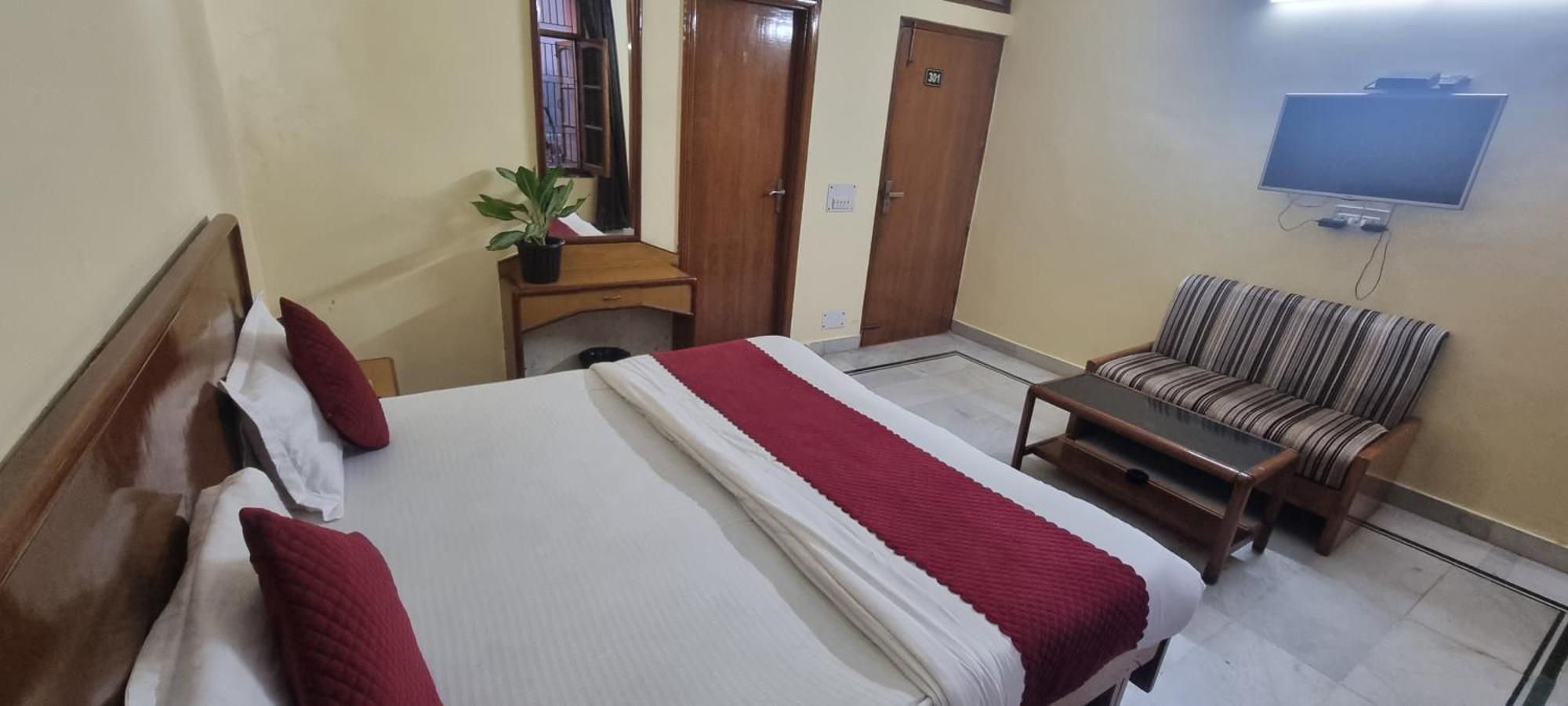 Hotel Har Ki Pauri By Around Stays Haridwār Esterno foto